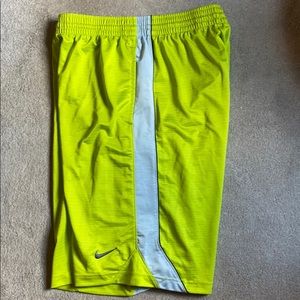 Men’s Nike basketball shorts size Large